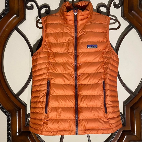 SOLD Patagonia Down Sweater Vest - Small - Picture 13 of 13